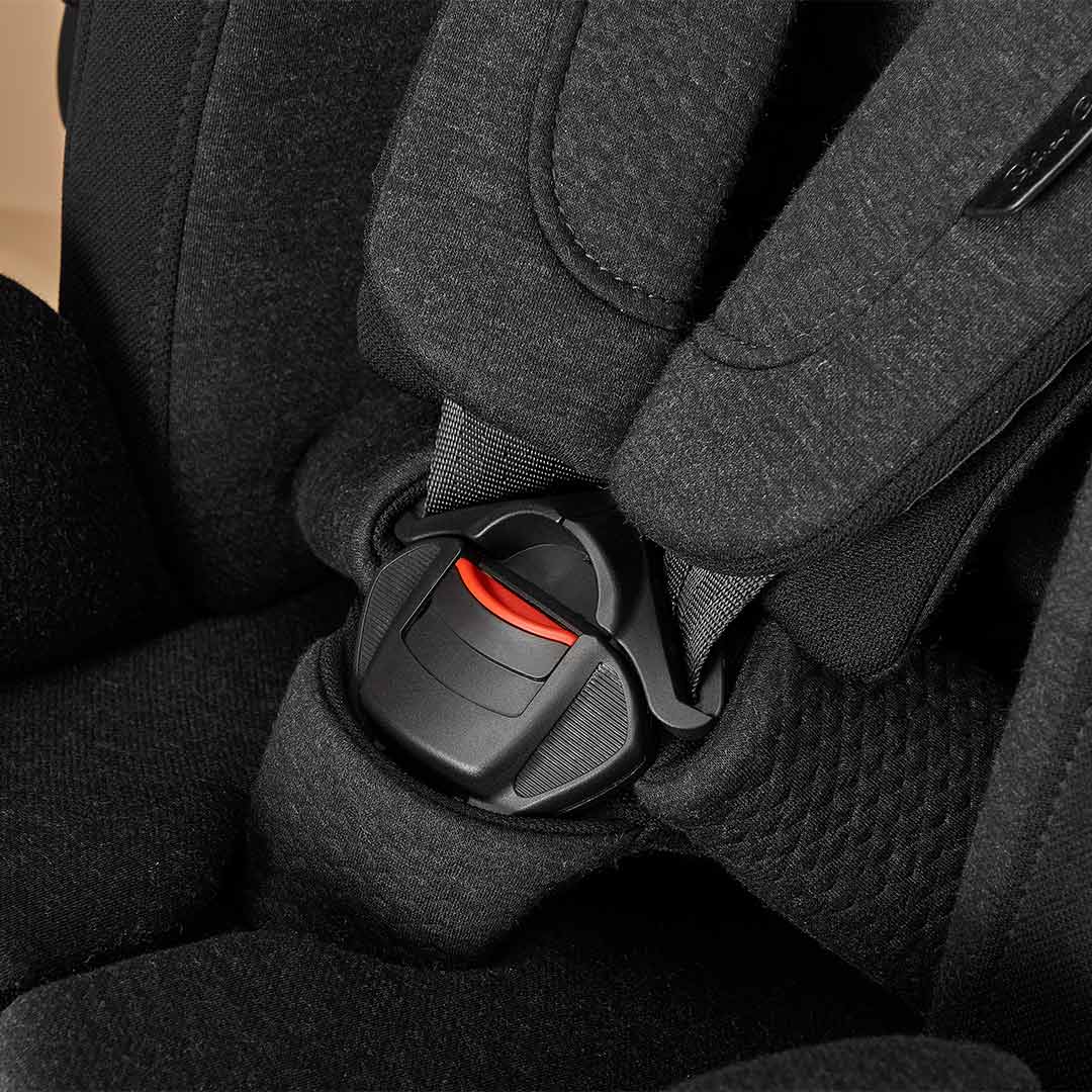 Silver cross 2024 car seat straps